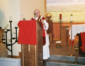 Father Petrongelli speaks in Italian and English.